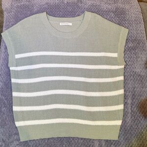 Moon & Madison Light Gray Knit Sweater